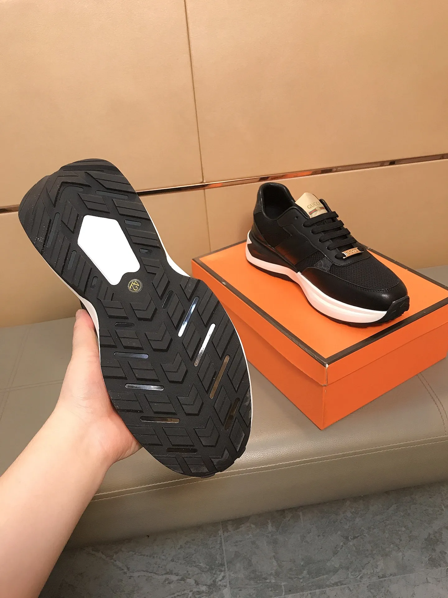 Factory price 442 👟👟🆕🆕 (GUCCI) latest casual and fashionable men's shoes, hot style 💥 simple and elegant style, exclusive for trendy men, the upper is made of cowhide + breathable fabric, sheepskin lining + foot pads, soft and comfortable outsole! 38-44.